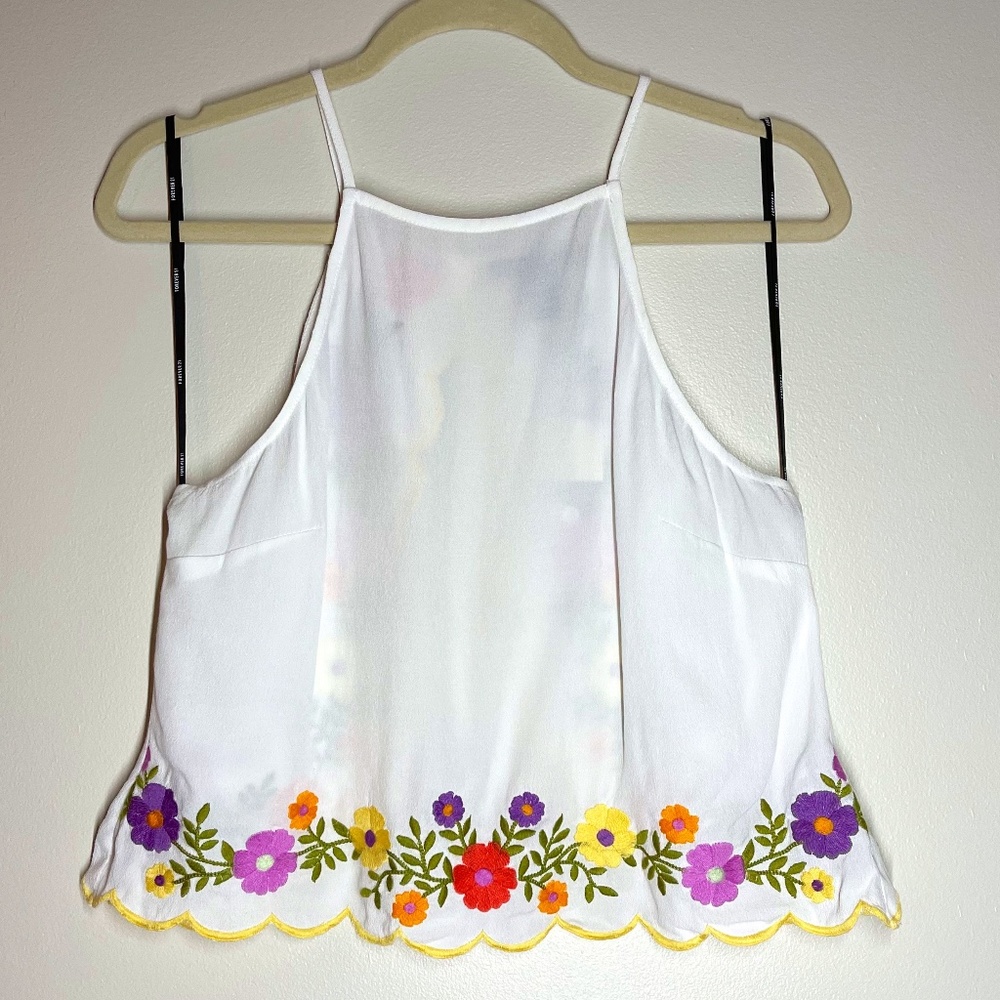 FOREVER 21With Floral Embroidered White Top - S